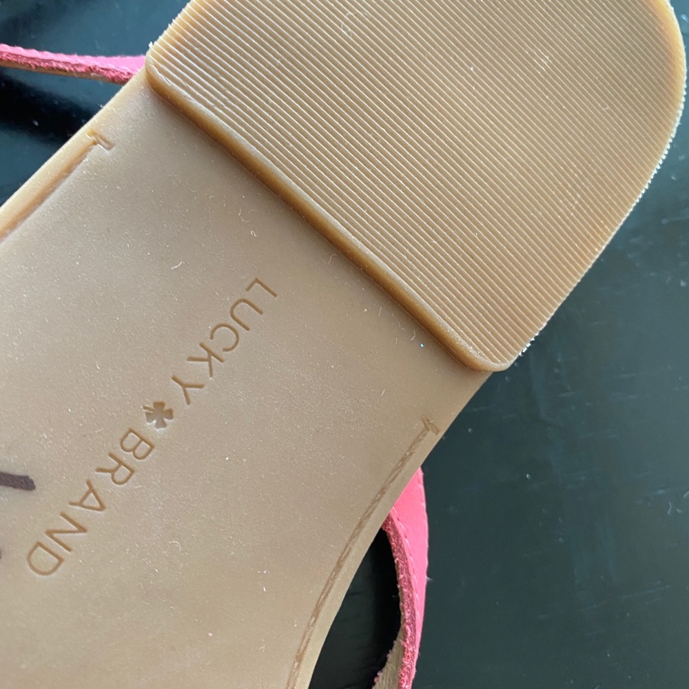 Lucky Brand - Picture 5 of 7